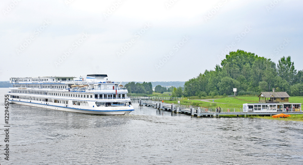 Crucero por los ríos Neva y Volga, Rusia