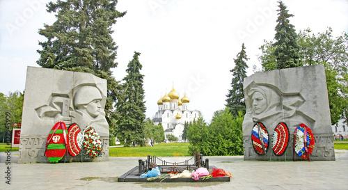 Homenaje al soldado desconocido en un parque de Yaroslavl, Rusia