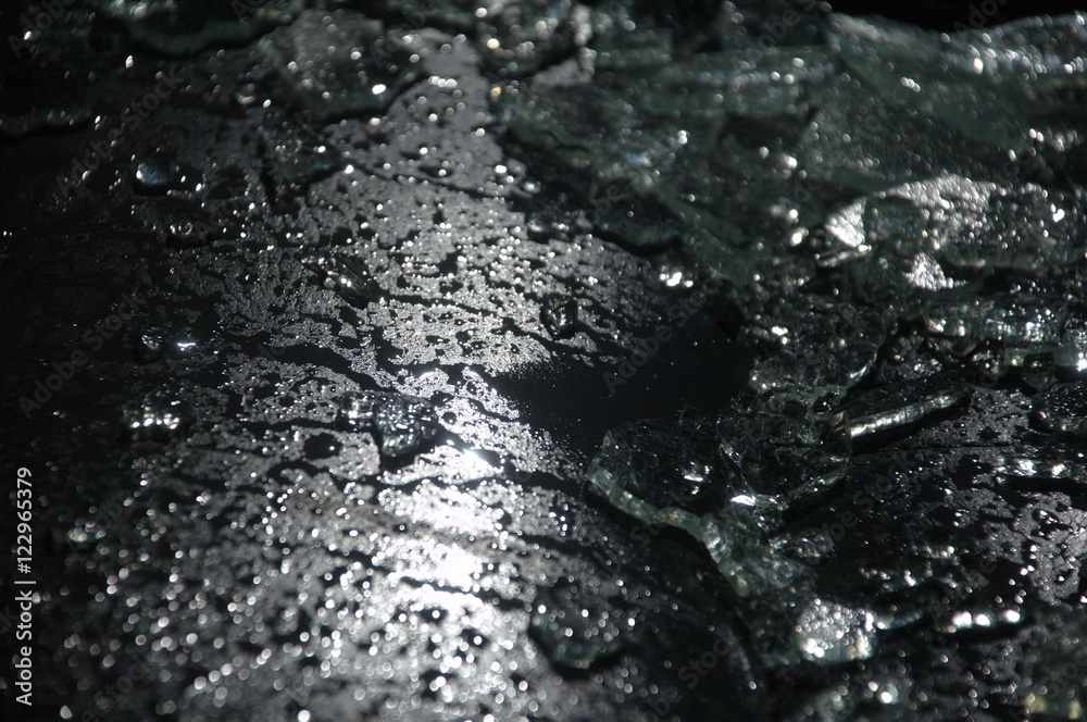 Fototapeta premium Water waves in daylight