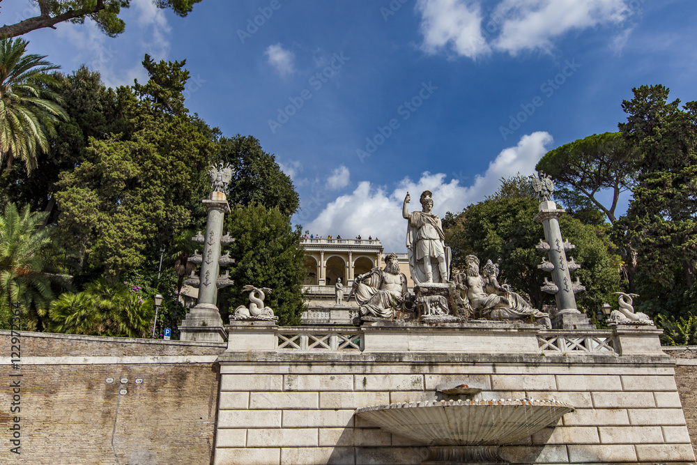 Fontana della Dea Roma in Piazza del Popolo in Rome