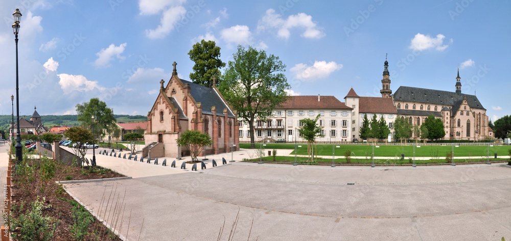Ensemble architectural de l'église Saint-Georges de Molsheim en Alsace