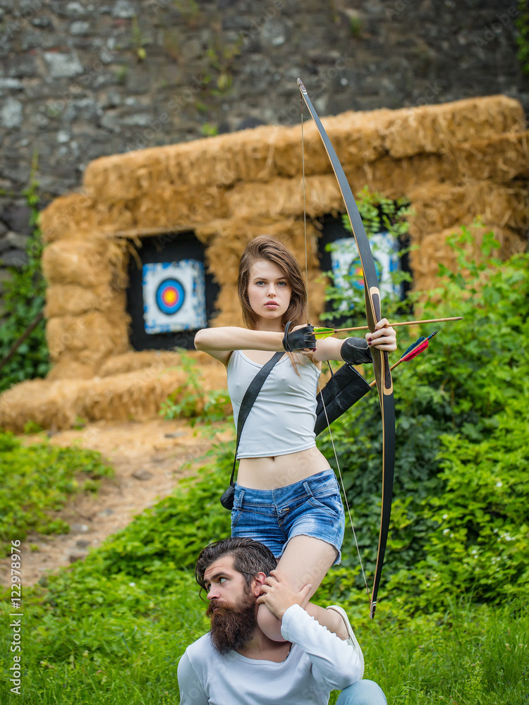 Obraz premium Bow shooting outside