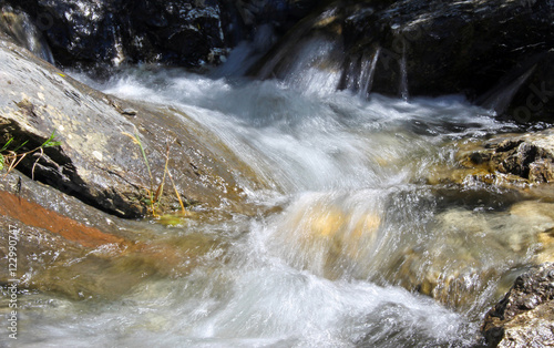 R  o aguas limpias en cascada El Salto de Sallent de G  llego  Huesca  Espa  a 