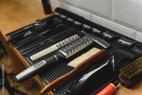 kit of combs and nozzles for razor