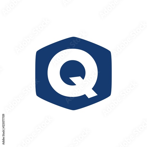 Letter Q in polygon logo design