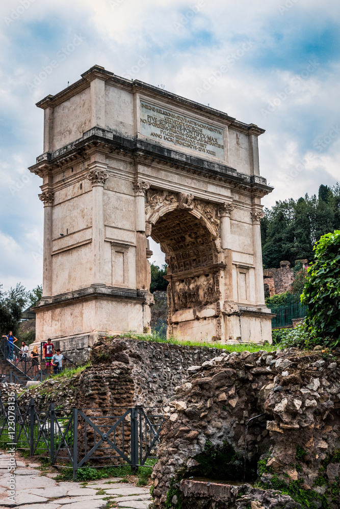 Arc de Titus dans le Forum Romain
