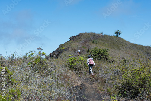 ボルカンチノを登山する女性