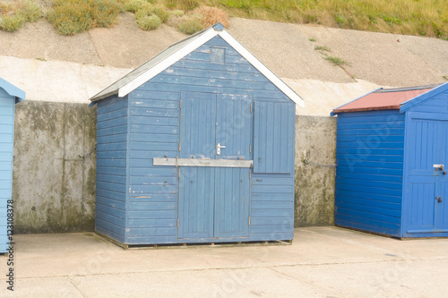 Blue painted beach hut © martincp