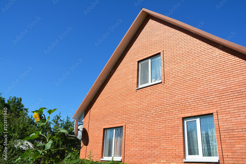 Brick House Construction. Contemporary Brick House Architecture