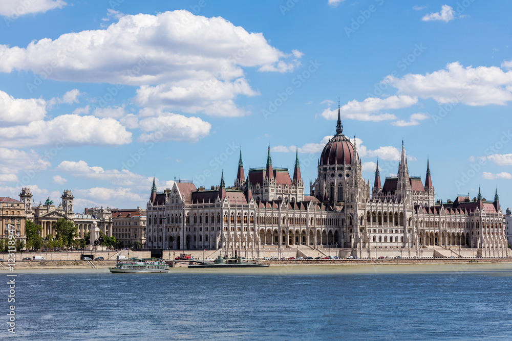 Obraz premium Parlamentsgebäude in Budapest