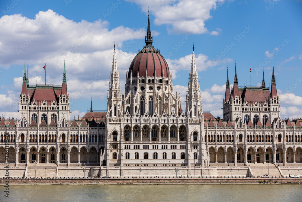 Fototapeta premium Parlamentsgebäude in Budapest