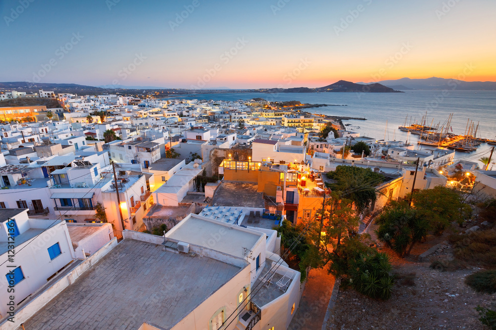 View of the old town of Naxos and its port from the catle. - obrazy, fototapety, plakaty 