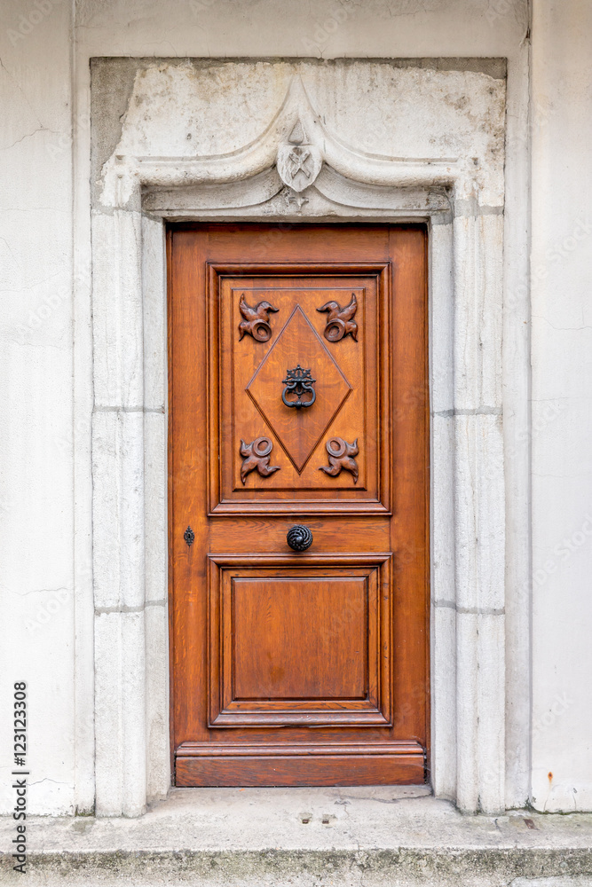 Porte en bois