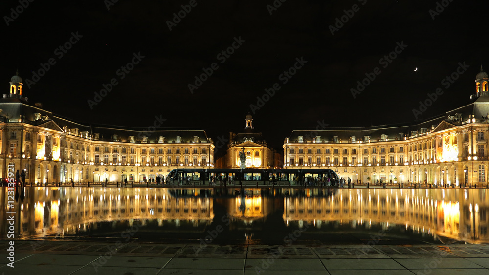 Square Bourse or Royal, Palace Bourse and Hotel des Fermes, Mirror of water Burdeaux (France)