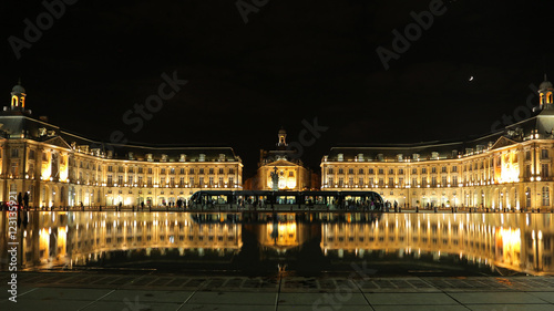 Square Bourse or Royal, Palace Bourse and Hotel des Fermes, Mirror of water Burdeaux (France) © IVÁN VIEITO GARCÍA