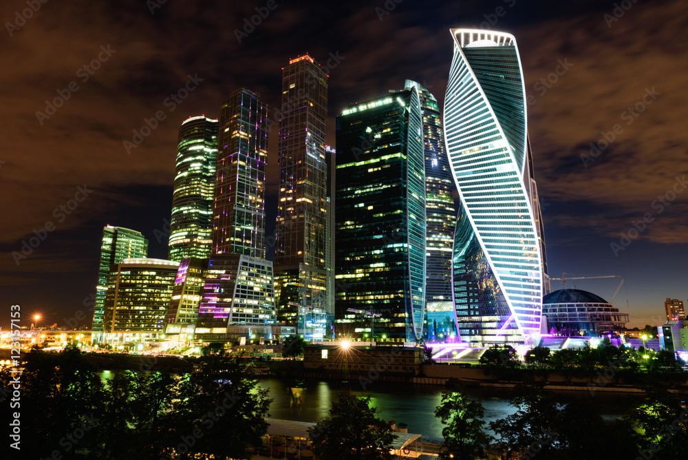 Obraz premium Moscow skyline at night