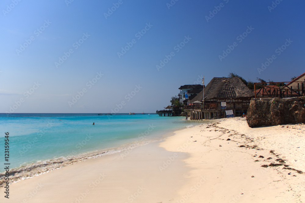 Plage de sable blanc de zanzibar