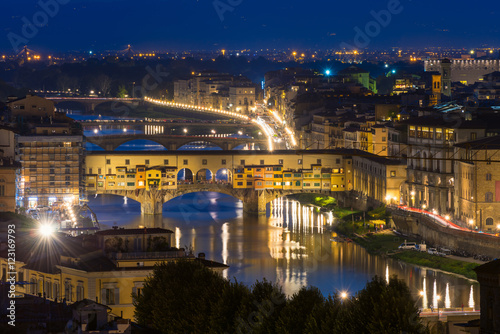 Night view of Ponte Vecchio over Arno River in Florence, Italy © Ekaterina Belova