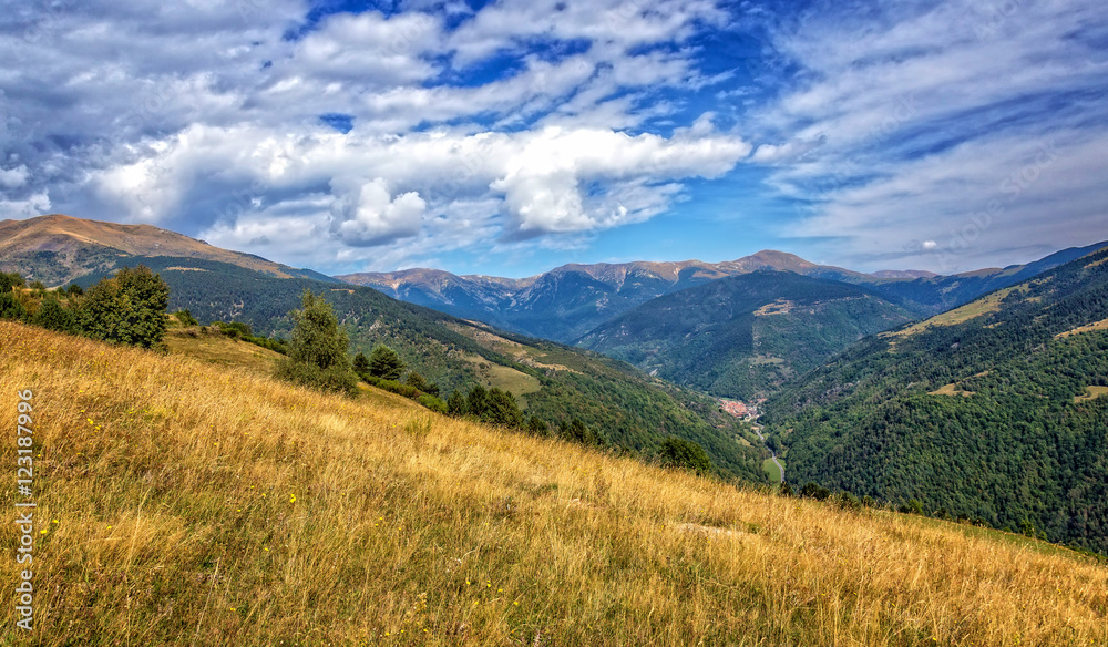 Fototapeta premium Beautiful mountain peaks in Spain (Pyreness)