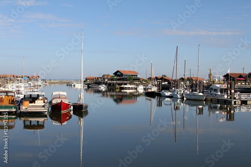 port ostréicole de Gujan-Mestras,bassin d'Arcachon photo