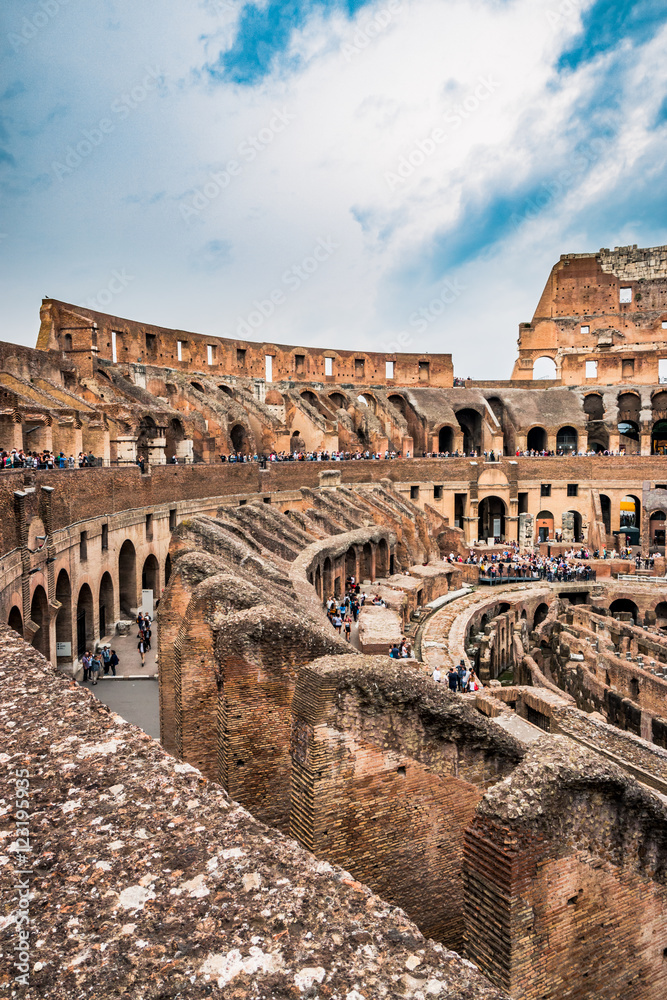 Intérieur du Colisée de Rome