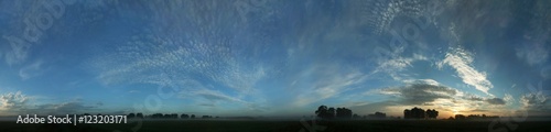 Obraz na płótnie Blue panorama before sunrise w salonie