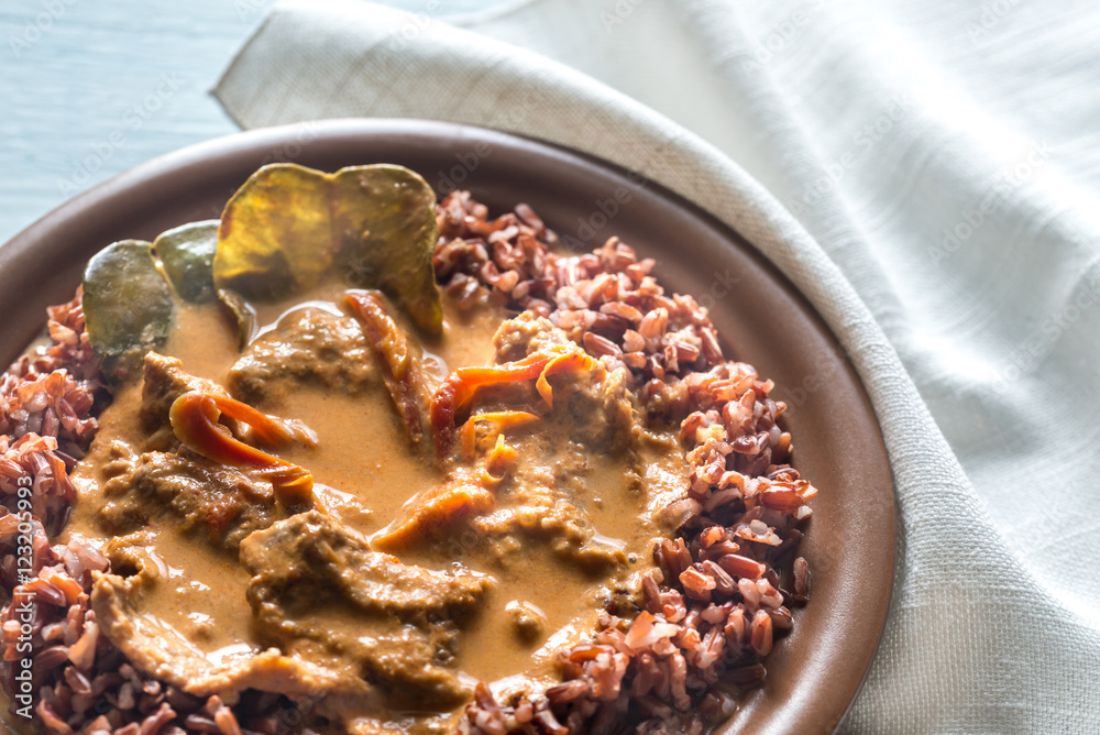 Fototapeta premium Thai panang curry with red rice