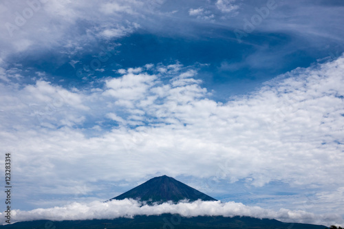 雲と富士山