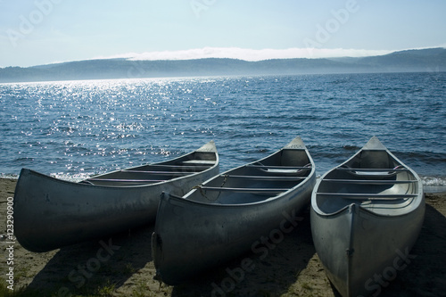 3 canoes 
