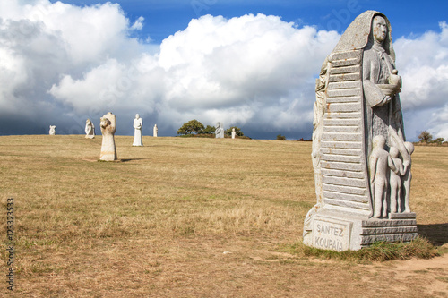 Carnoët, la Vallée des Saints, île de Pâques bretonne, Côtes d'Armor, Bretagne photo