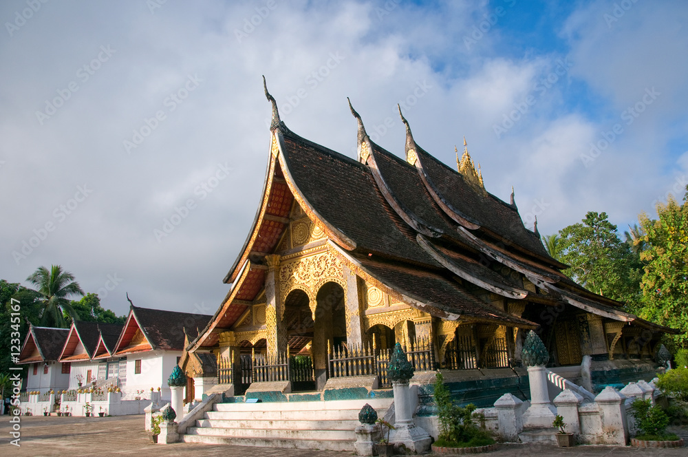 Fototapeta premium Wat Xieng Thong, one of the Buddha complexes in Luang Prabang, Laos which is the UNESCO World Heritage city