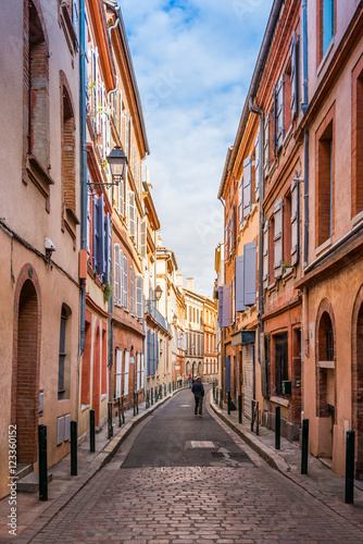 Fototapeta Naklejka Na Ścianę i Meble -  Rue toulousaine, Occitanie en France
