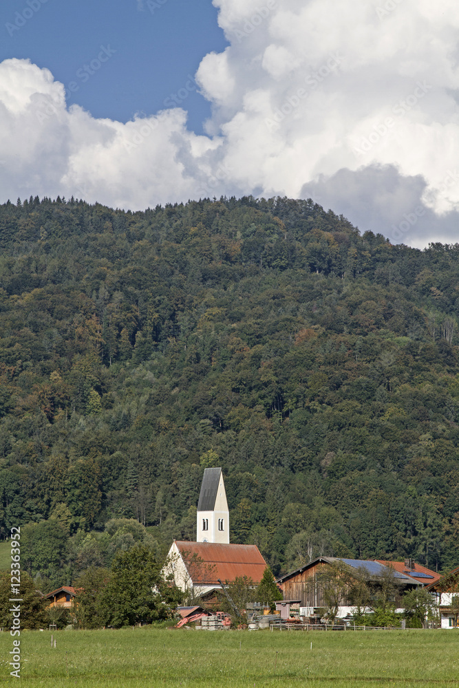 Nussdorf mit Pfarrkirche St Vitus