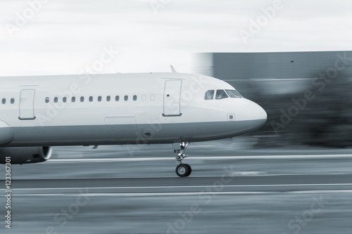 starting airplane speed blur