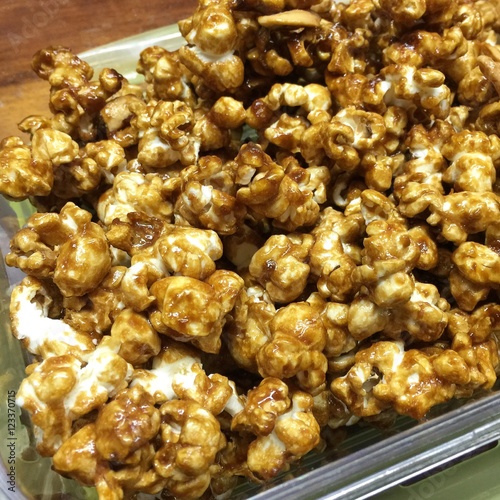 Hot caramel sweet popcorn homemade