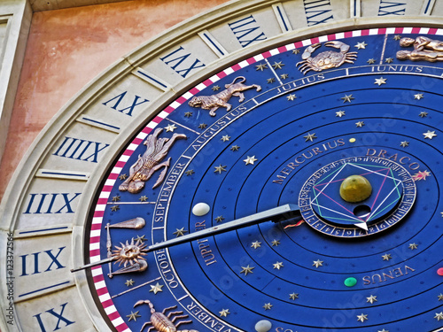 orologio torre macerata