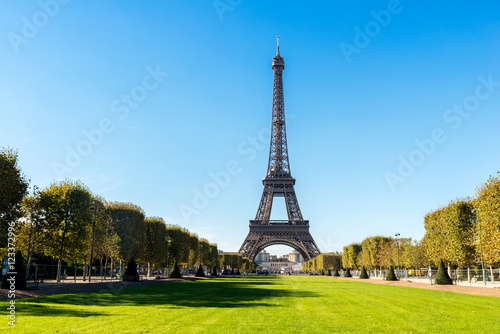 Views of Eiffel Tower from the Champ de Mars © Bisual Photo