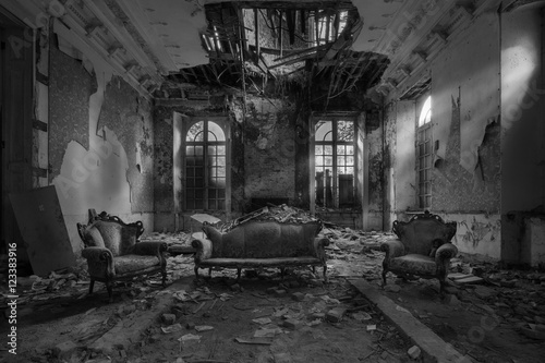 Fotografia old abandoned mansion
