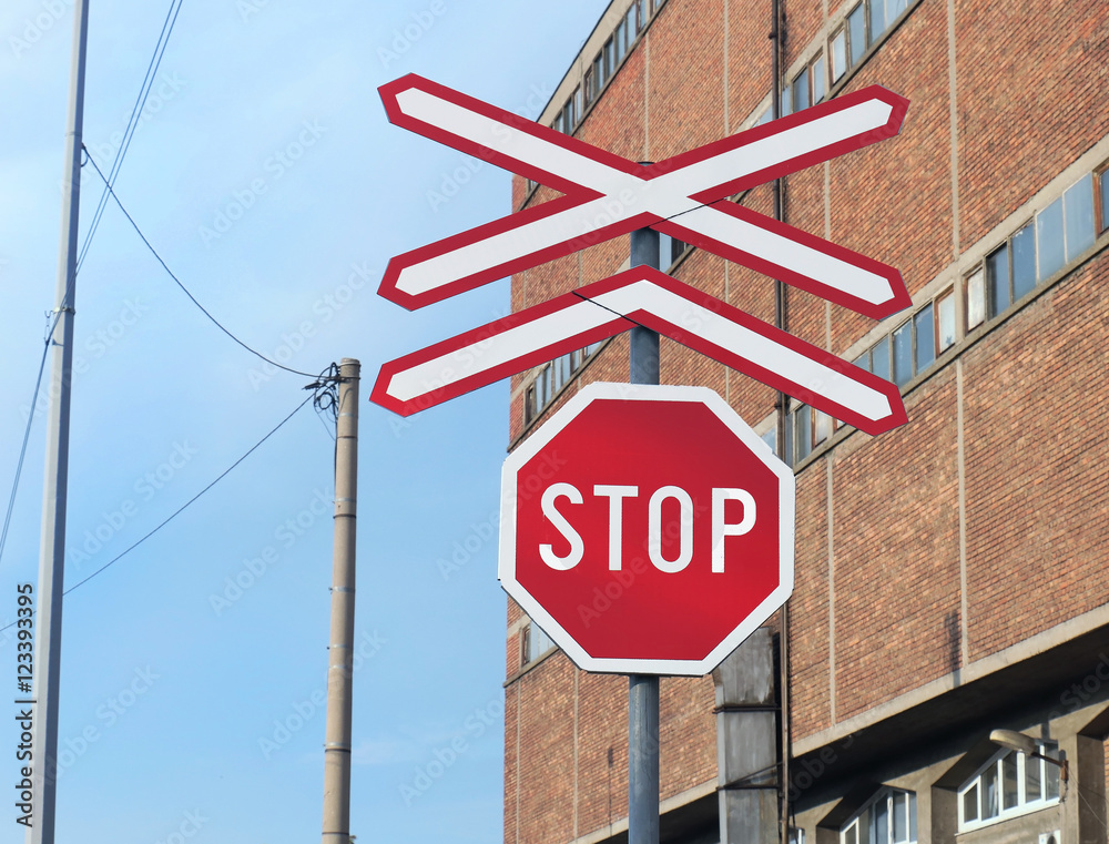 Fototapeta premium Trail crossing stop sign