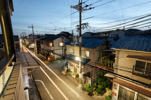 Billede på lærred Night of of a cosy residential district in Kyoto