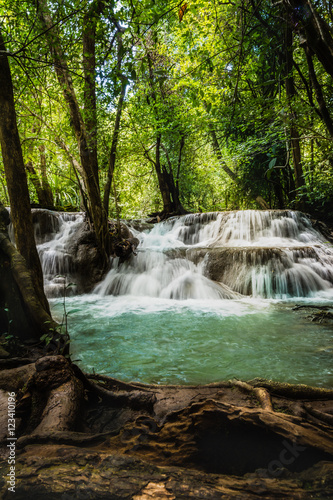 Fototapeta Naklejka Na Ścianę i Meble -  Huay Mae Kamin waterfall, the beautiful waterfall in deep forest at Srinakarin Dam National Park - Huay Mae Kamin waterfall. Kanchanaburi, Thailand