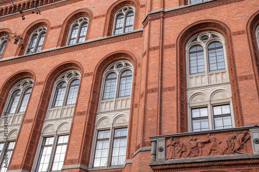 Berliner Fassaden, Rotes Rathaus