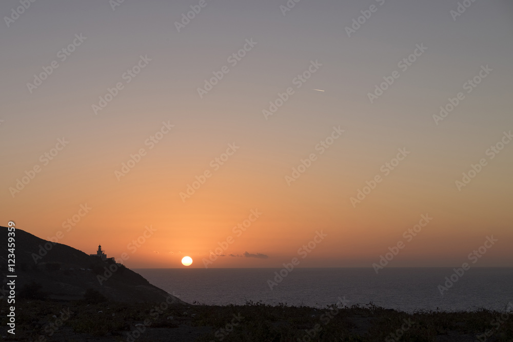 Fototapeta premium Santorini lighthouse sunset