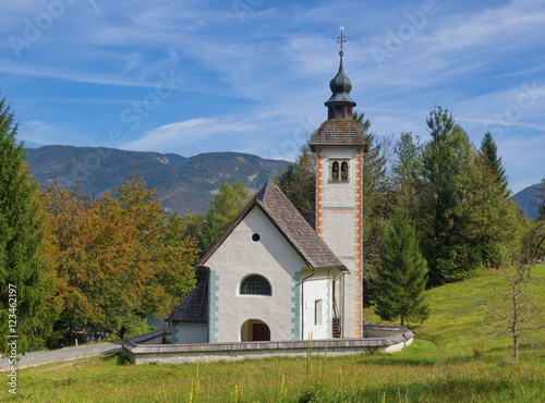 Kirche Hl. Geist am Wocheiner See / Slowenien © carinthian