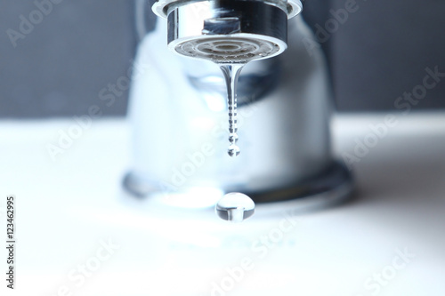 Spadająca kropla wody