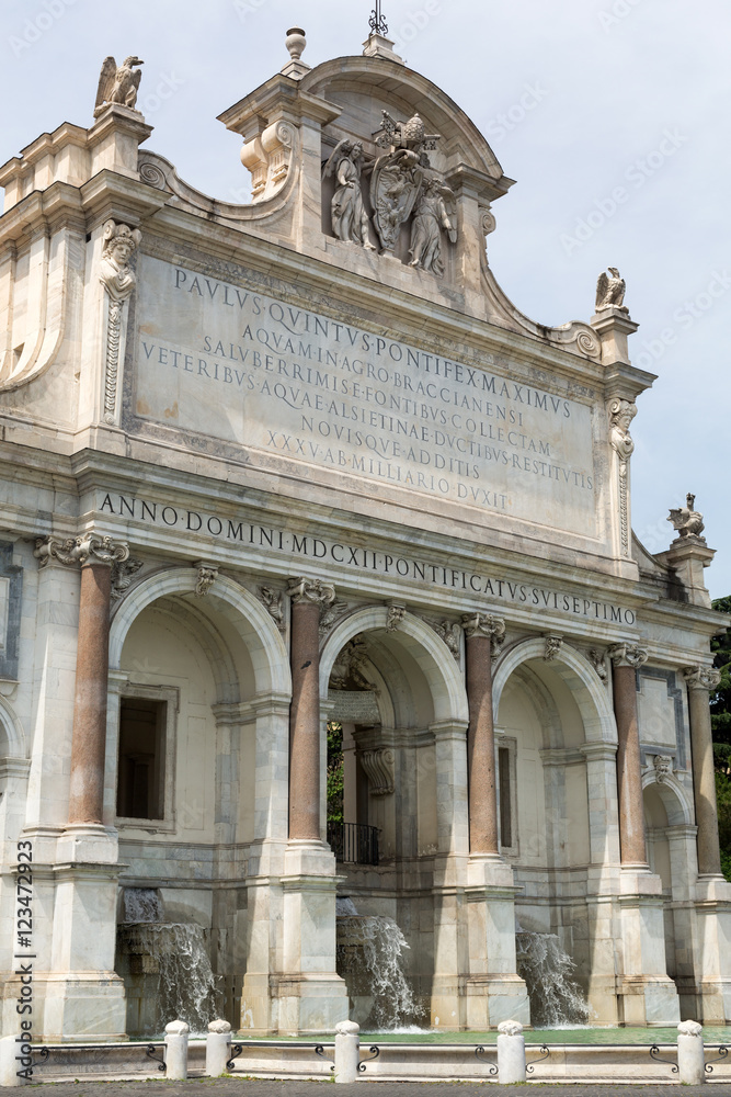 Fototapeta premium Fontana dell'Acqua Paola, znana również jako Il Fontanone („Wielka fontanna”) to monumentalna fontanna znajdująca się na wzgórzu Janiculum w Rzymie. Włochy