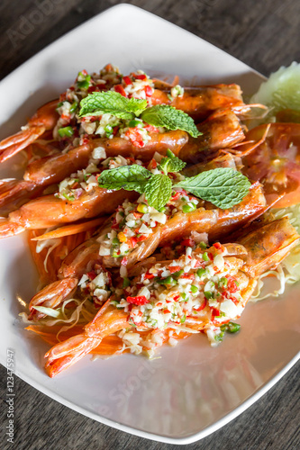 Tiger prawn spicy salad 