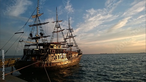 Fototapeta Naklejka Na Ścianę i Meble -  Pirate ship