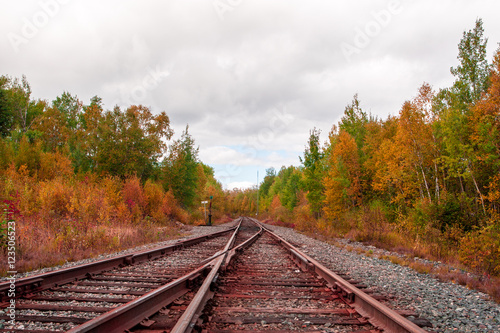 Chemin de fer en automne