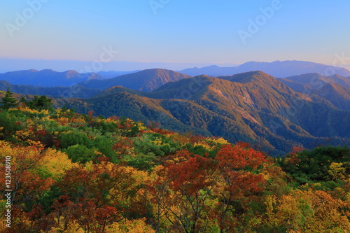 紅葉の栗駒山 © yspbqh14